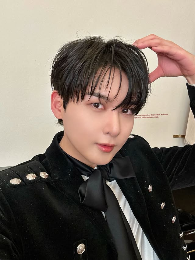 Sau khi tai nạn xảy ra, Ryeowook còn đến bệnh viện túc trực bên fan bị thương. Ảnh: X