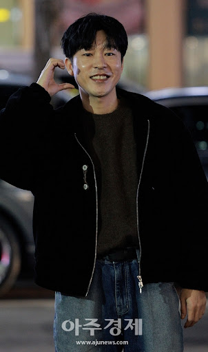 Chẳng ai ngờ nam diễn viên xấu nhất Squid Game ngoài đời lại đẹp thế này: Đổi mỗi kiểu tóc mà như thay đầu