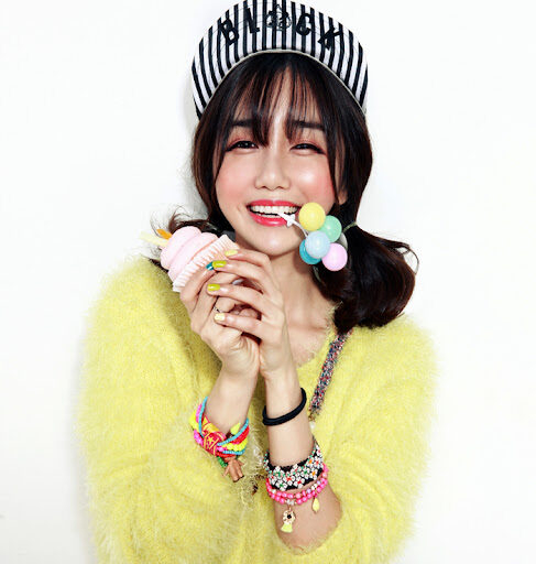 ... vừa làm idol. Ảnh: Koreaboo