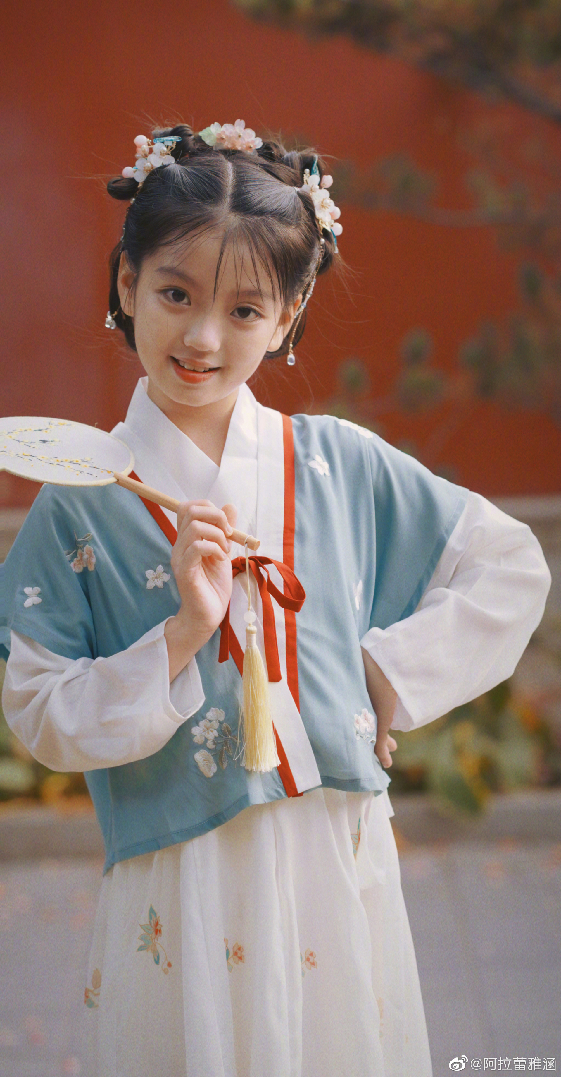 Không thể nhận ra sao nhí Bố Ơi Mình Đi Đâu Thế từng kiếm 3,3 tỷ, trở thành