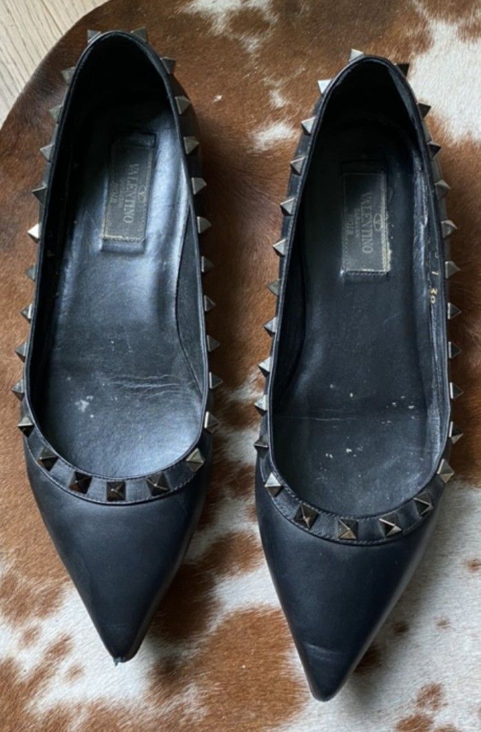 5 dấu hiệu giày bệt 