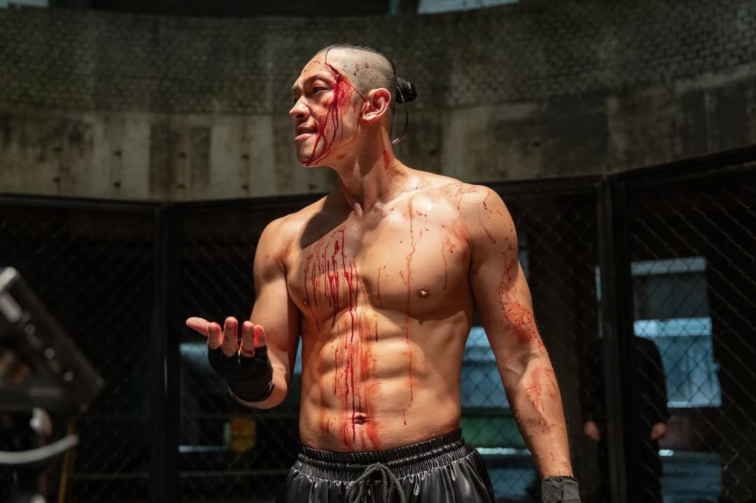 Hình ảnh đẫm máu và cái nhìn lạnh lùng khó nhận ra của Bi Rain