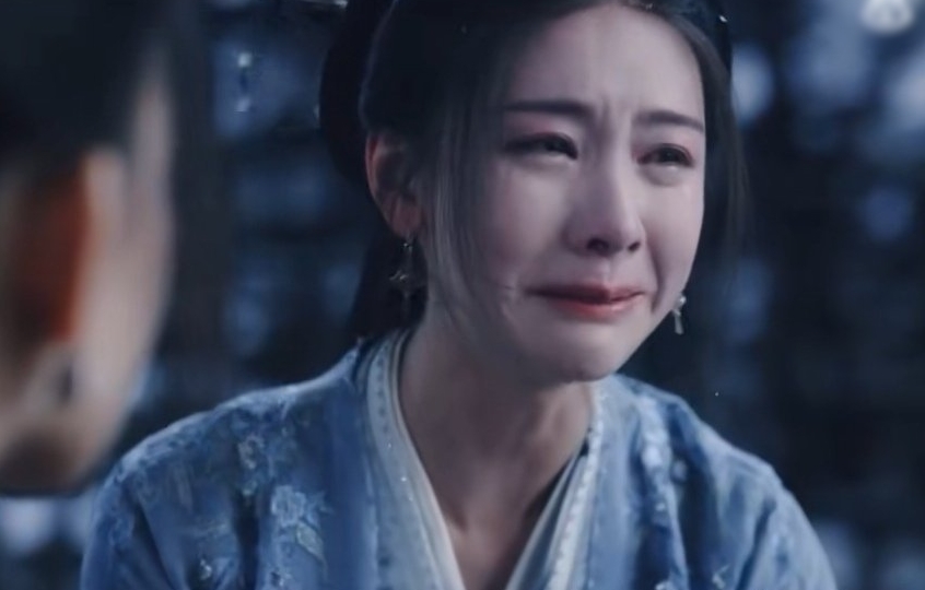 Không những vậy, khẩu hình của Trần Đô Linh trong cảnh khóc khá xấu