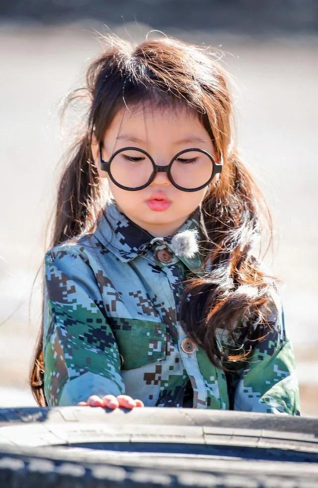 Sao nhí bị cha mẹ xem như