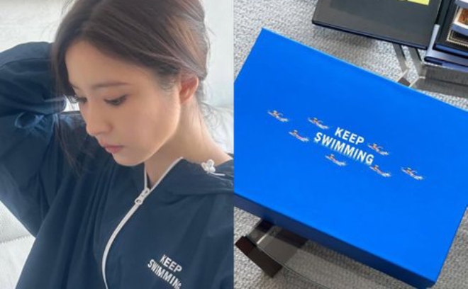 Chưa hết, Shin Se Kyung đã nhận được vật phẩm mới phát hành của BTS. Từ đây, công chúng nhận định đích thân Jin đã tặng món đồ này cho bạn gái tin đồn. Ảnh: Koreaboo