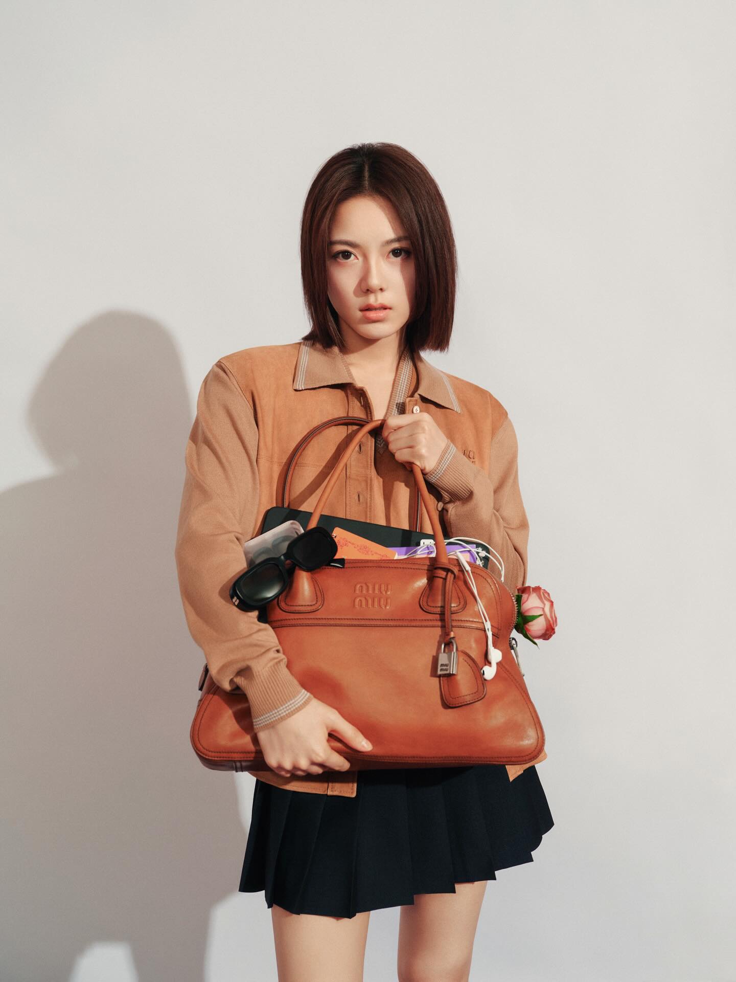 Loạt ảnh campaign được nữ diễn viên đăng tải mới đây trông cũng không đẹp hơn là bao. (Nguồn: Instagram)