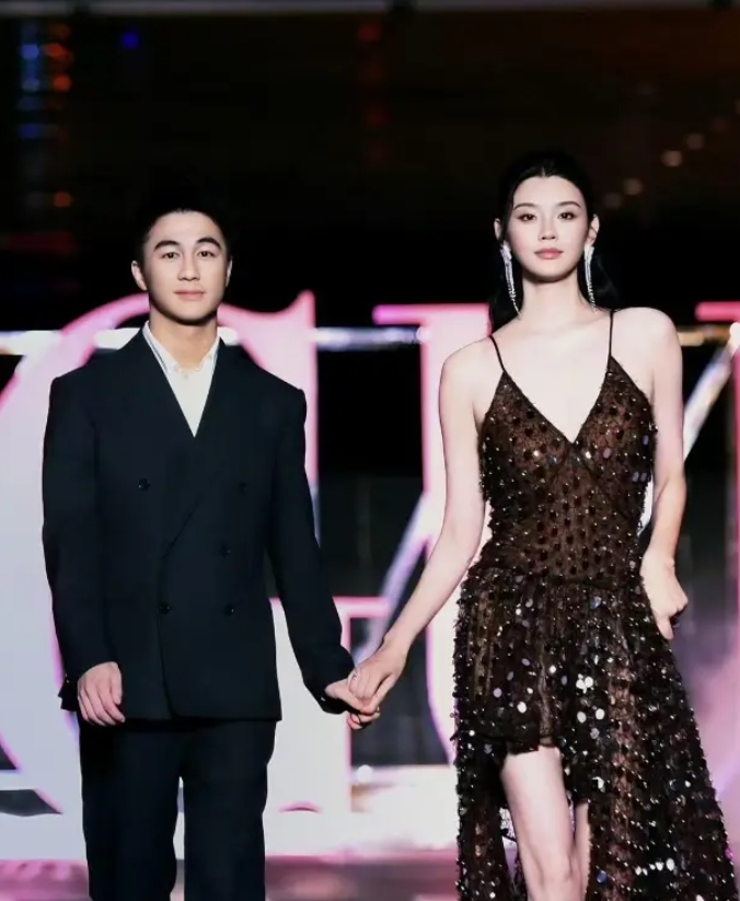 Hà Du Quân - Hề Mộng Dao (Ảnh: QQ).