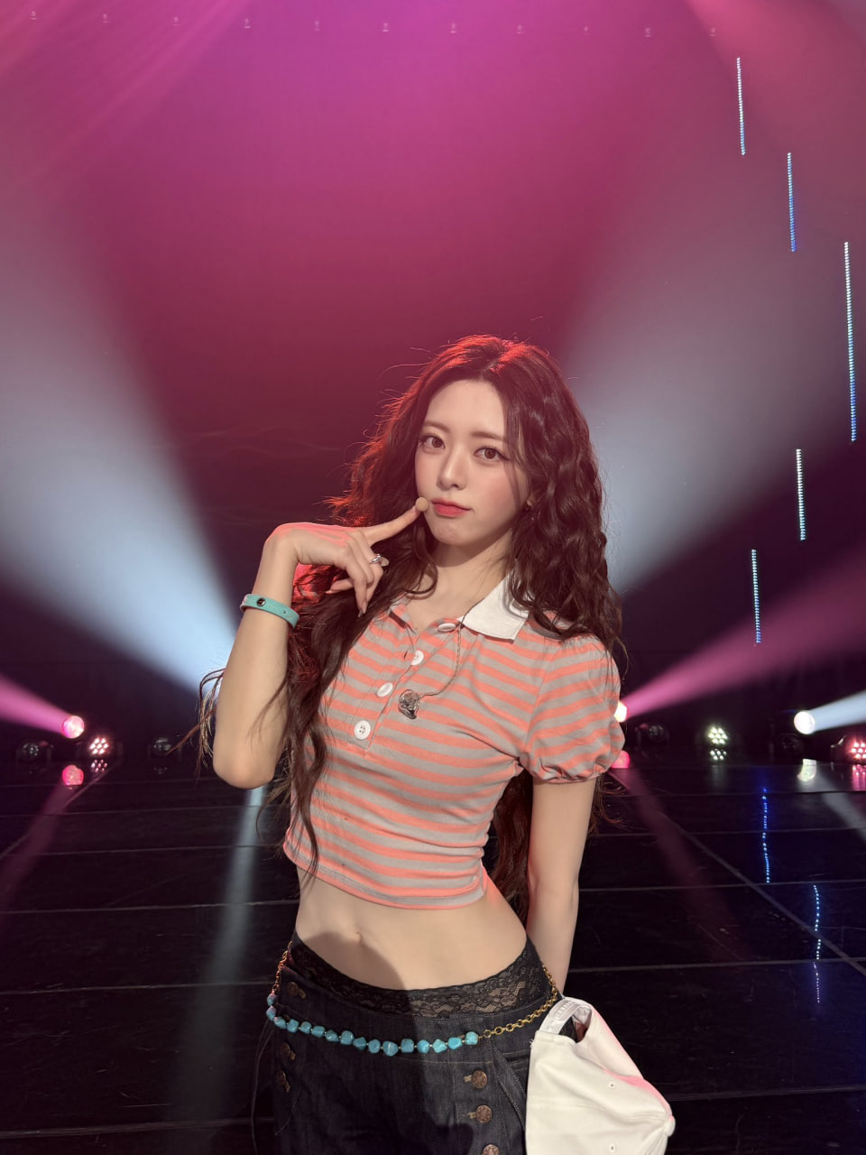 Mỹ nhân được đề cử đẹp nhất thế giới hết thời: Doanh thu album thấp nhất lịch sử, bốc hơi khỏi toàn bộ BXH