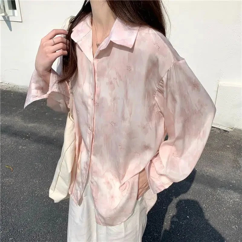 Triệu Lộ Tư không cao nhưng mặc gì cũng đẹp, đến áo sơ mi basic cũng 