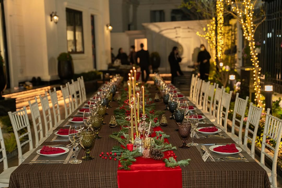 Không gian sân vườn ngoài trời được tận dụng cho những buổi tiệc cùng bạn bè, người thân