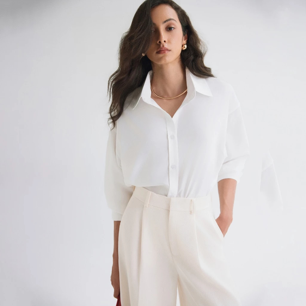 Triệu Lộ Tư không cao nhưng mặc gì cũng đẹp, đến áo sơ mi basic cũng 