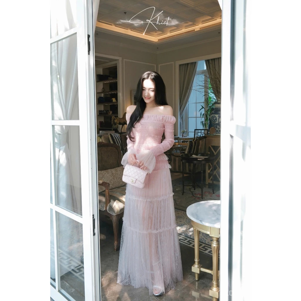 Lọ Lem diện váy local brand Việt đón tuổi 20: Visual bừng sáng, gặp hoa hoa nở, gặp người người yêu 