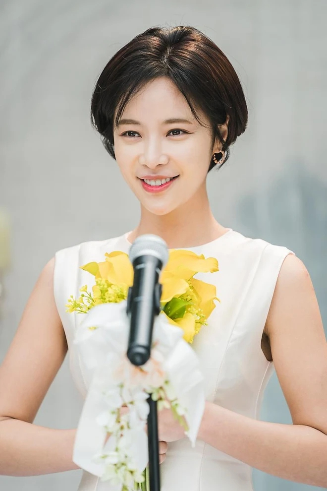 Hwang Jung Eum từng có sự nghiệp lẫn hôn nhân thăng hoa. Ảnh: X