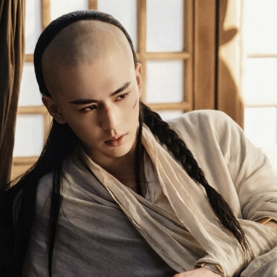 Không thể chấp nhận đây là Trương Lăng Hách, 1 tấn kem nền cũng chẳng cứu nổi