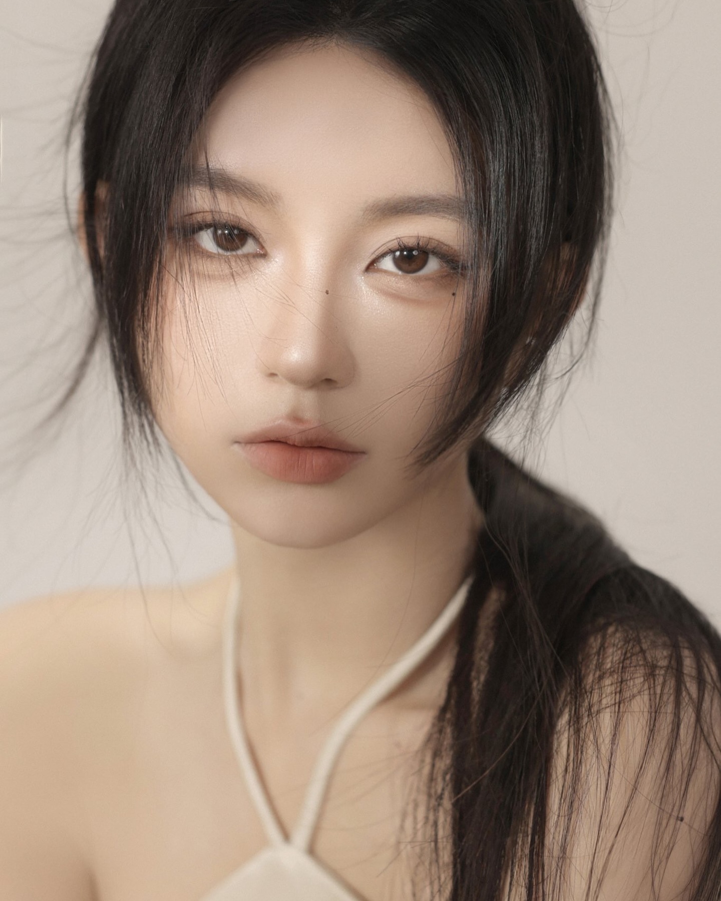 Ảnh góc nghiêng hoàn hảo khiến gái xinh trở thành Go Youn Jung Việt Nam