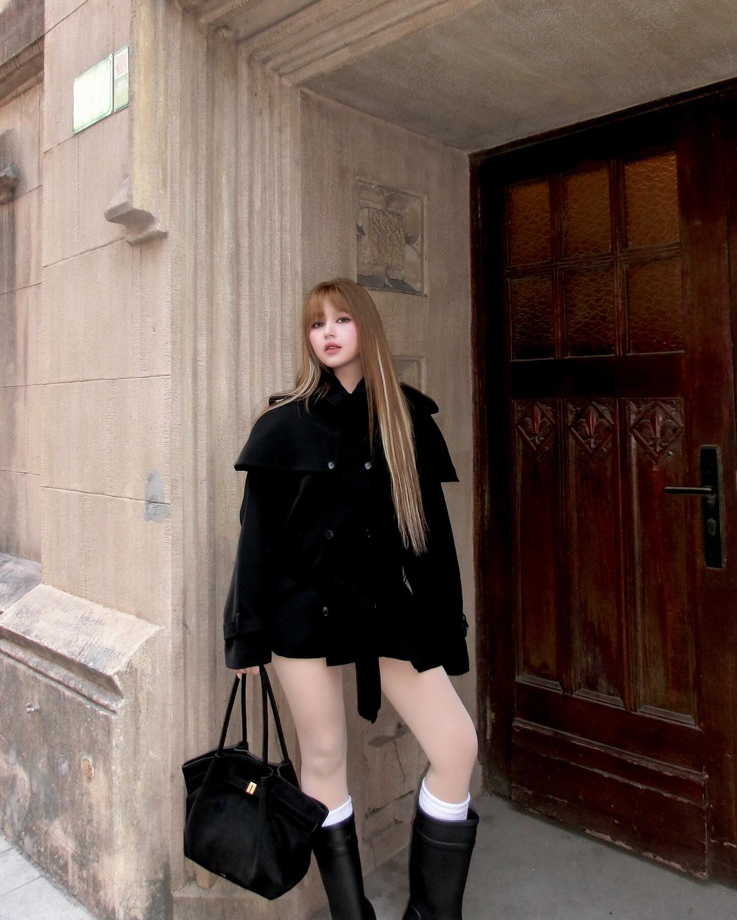 Clip 12 giây của Xoài Non đang được chia sẻ khắp nơi