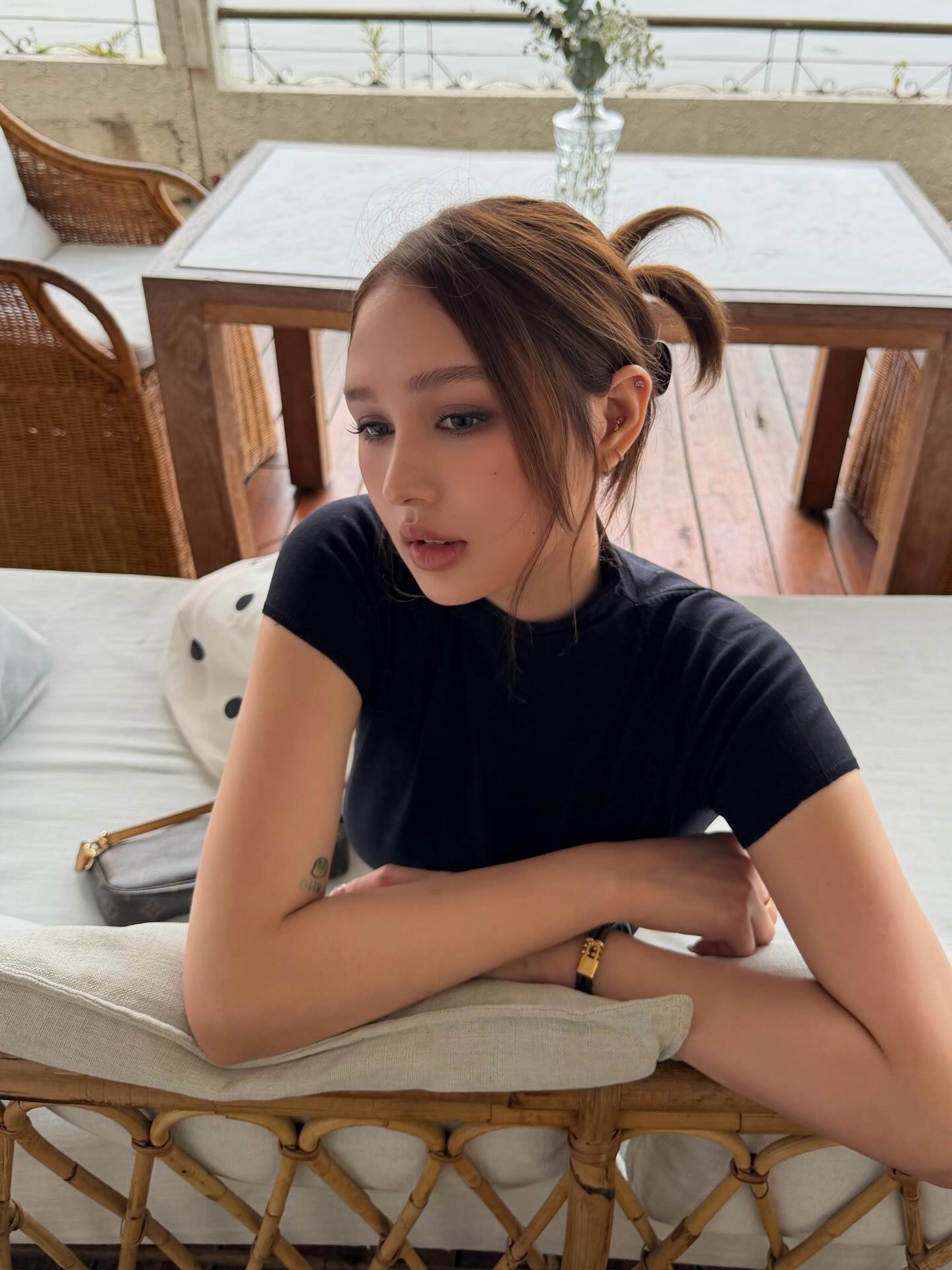 Thời gian gần đây, Xoài Non gây chú ý với làn da nâu