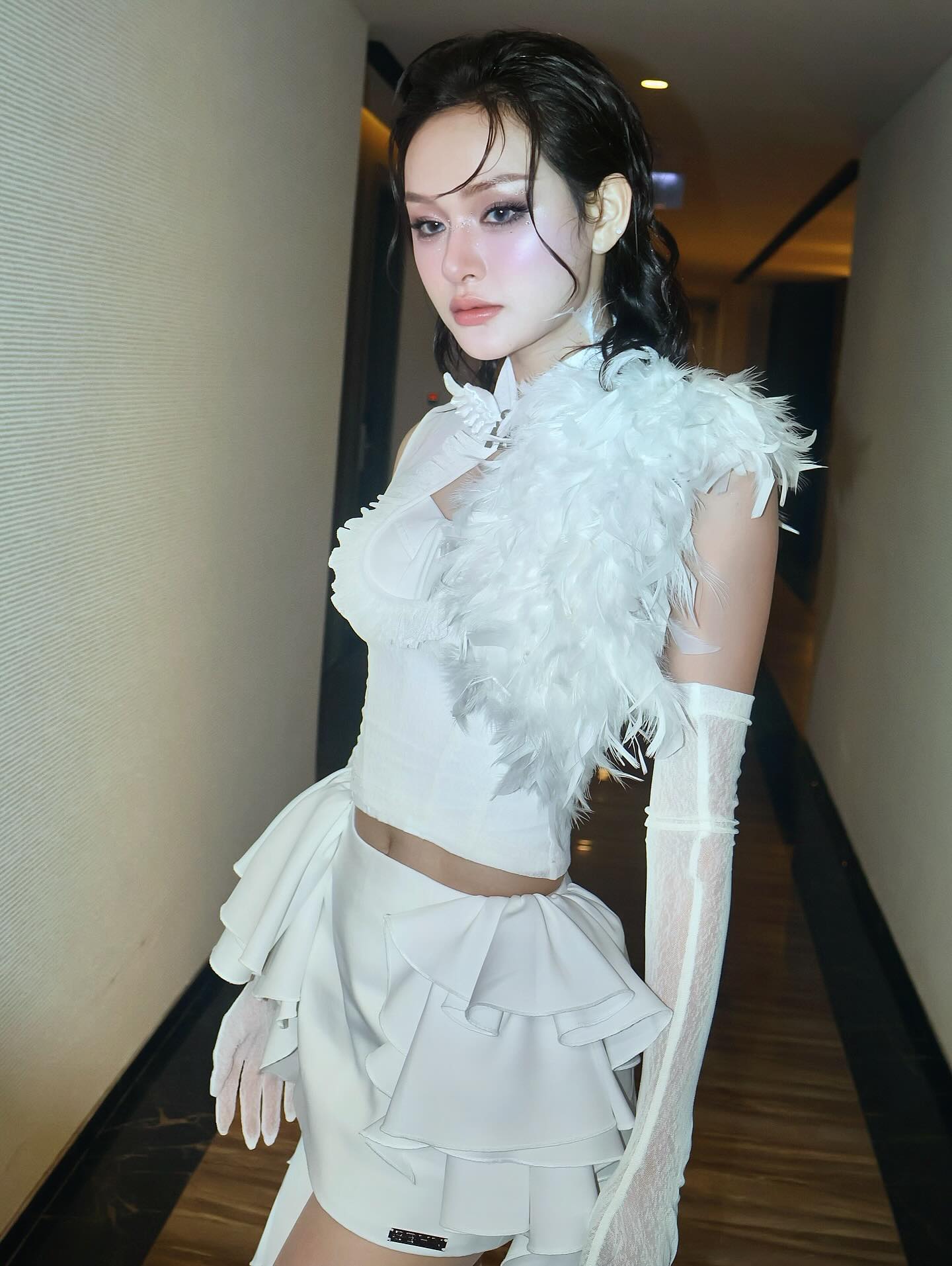 Hiền Hồ cũng đang âm thầm có một cuộc dọn tủ đồ hiệu khá hoành tráng.