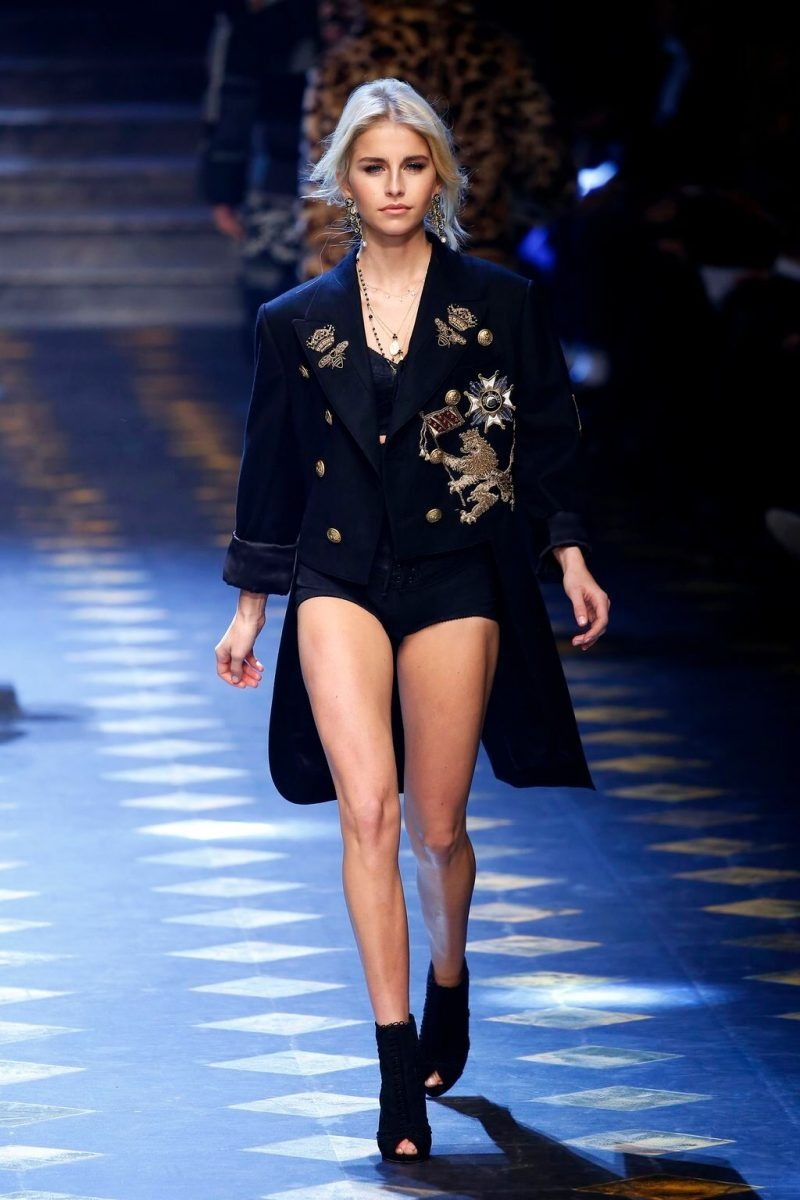 Caroline Daur tự thân xây dựng sự nghiệp, trở thành người mẫu kiêm blogger thời trang hàng đầu thế giới. Ảnh: X