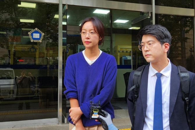 Cô bị tuyên phạt 2 năm tù giam, nhưng cho hưởng án treo 4 năm. Ảnh: X