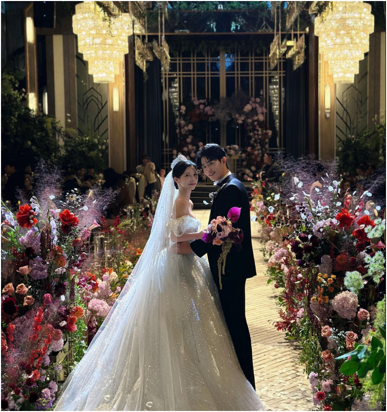 Ảnh cưới cũng được ví như cổ tích. 