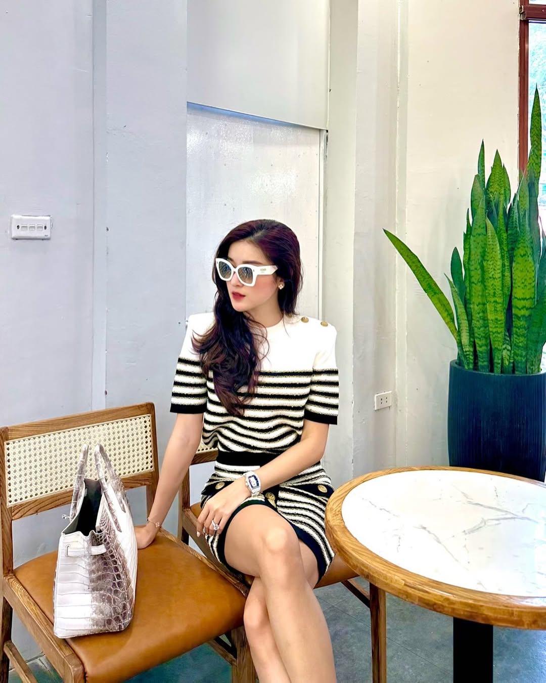 Huyền My có cuộc sống giàu có chuẩn phú bà Vbiz