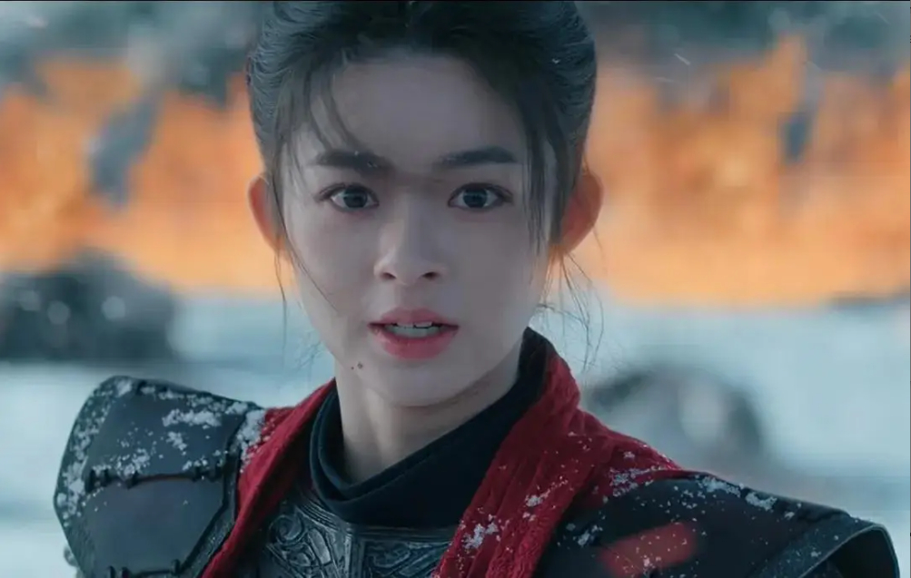 Muốn xem phim Trung Quốc này phải “cất não” đi: Nam chính xếp xác địch thành bánh kem ngàn lớp, sắp chết mà sao rảnh vậy?