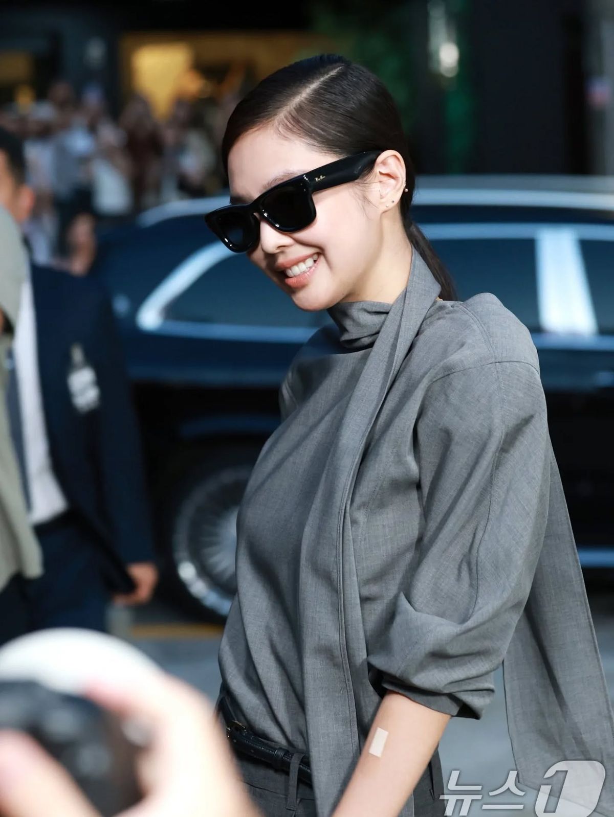 Jennie đang mở ra 1 chương mới cho Ray-Ban. (Ảnh: Instagram)