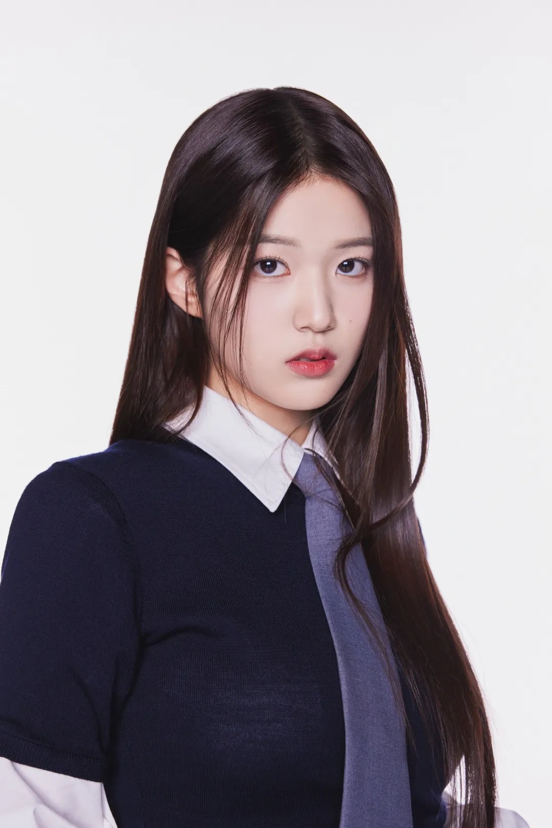 Yoon Jiyoon rời Izna sau chưa đầy 1 năm. Ảnh: X