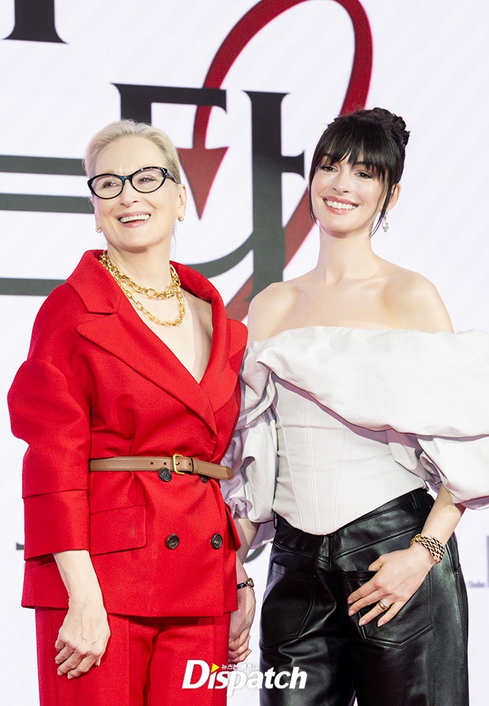 Anne Hathaway và Meryl Streep đổ bộ Seoul để quảng bá cho The Devil Wears Prada 2. Ảnh: Dispatch