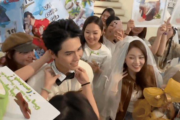 Gọi đây là đám cưới đẹp nhất Việt Nam có quá không: Cô dâu nhan sắc thượng thừa, chú rể giàu nứt đố đổ vách