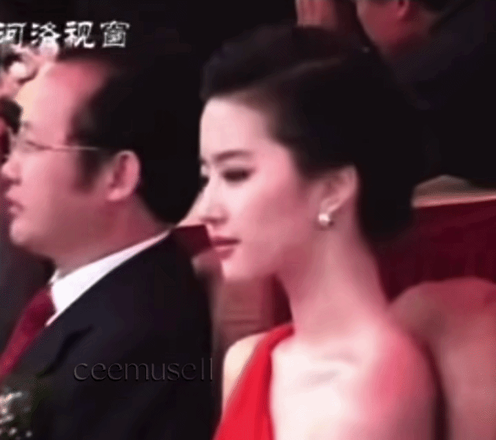 Cận cảnh góc nghiêng cực phẩm của nữ diễn viên. Ảnh: Weibo