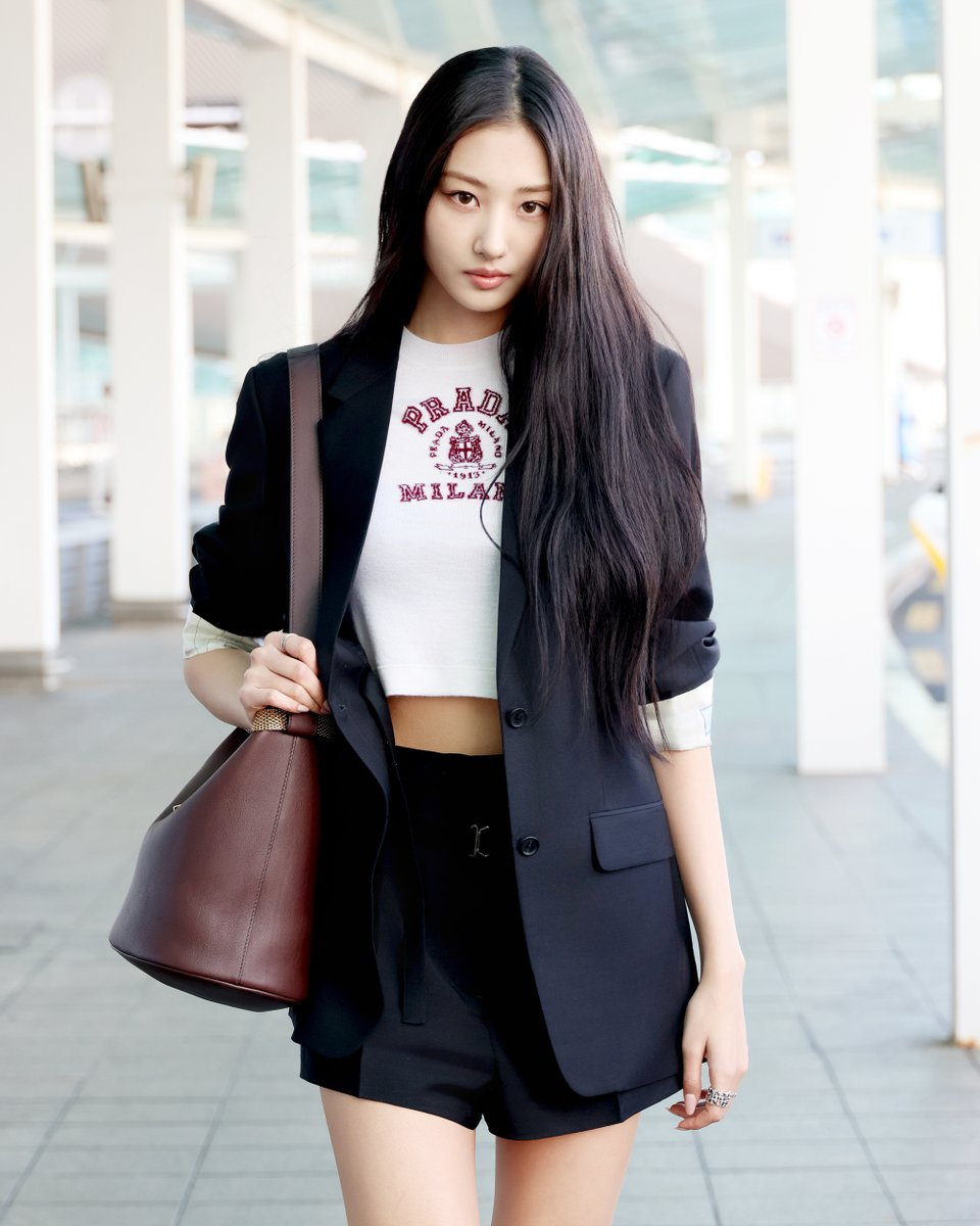 Cô bị cáo buộc ăn cắp đồ hiệu của Gawon (MEOVV) khi thực tập cùng nhau. Ảnh: X