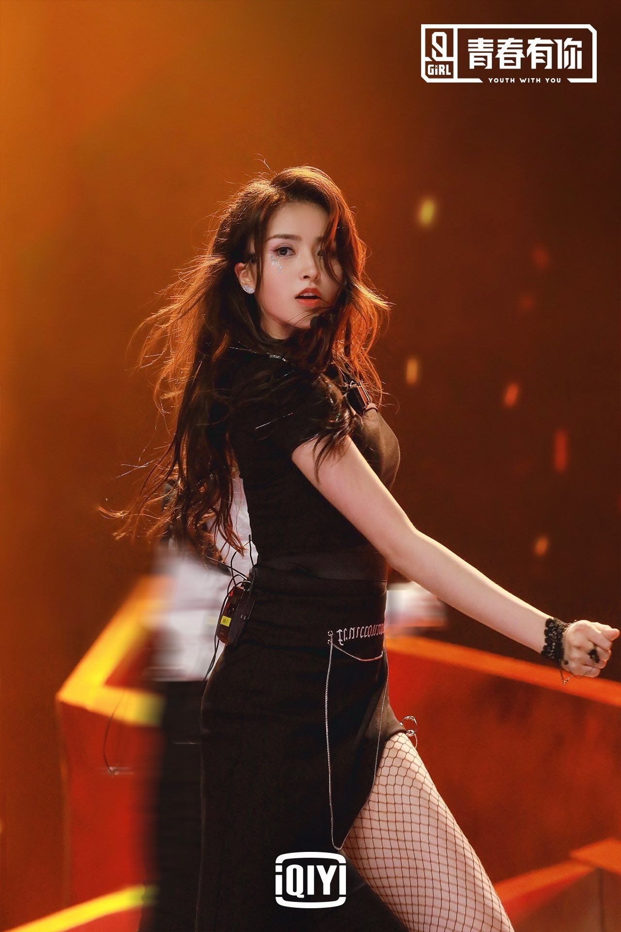 Visual sang - xịn - mịn và thần thái ngút ngàn của Kim Tử Hàm. Ảnh: Weibo. 