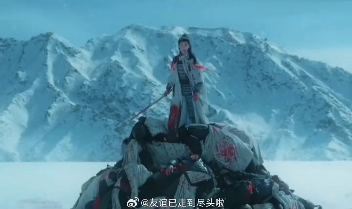 Muốn xem phim Trung Quốc này phải “cất não” đi: Nam chính xếp xác địch thành bánh kem ngàn lớp, sắp chết mà sao rảnh vậy?