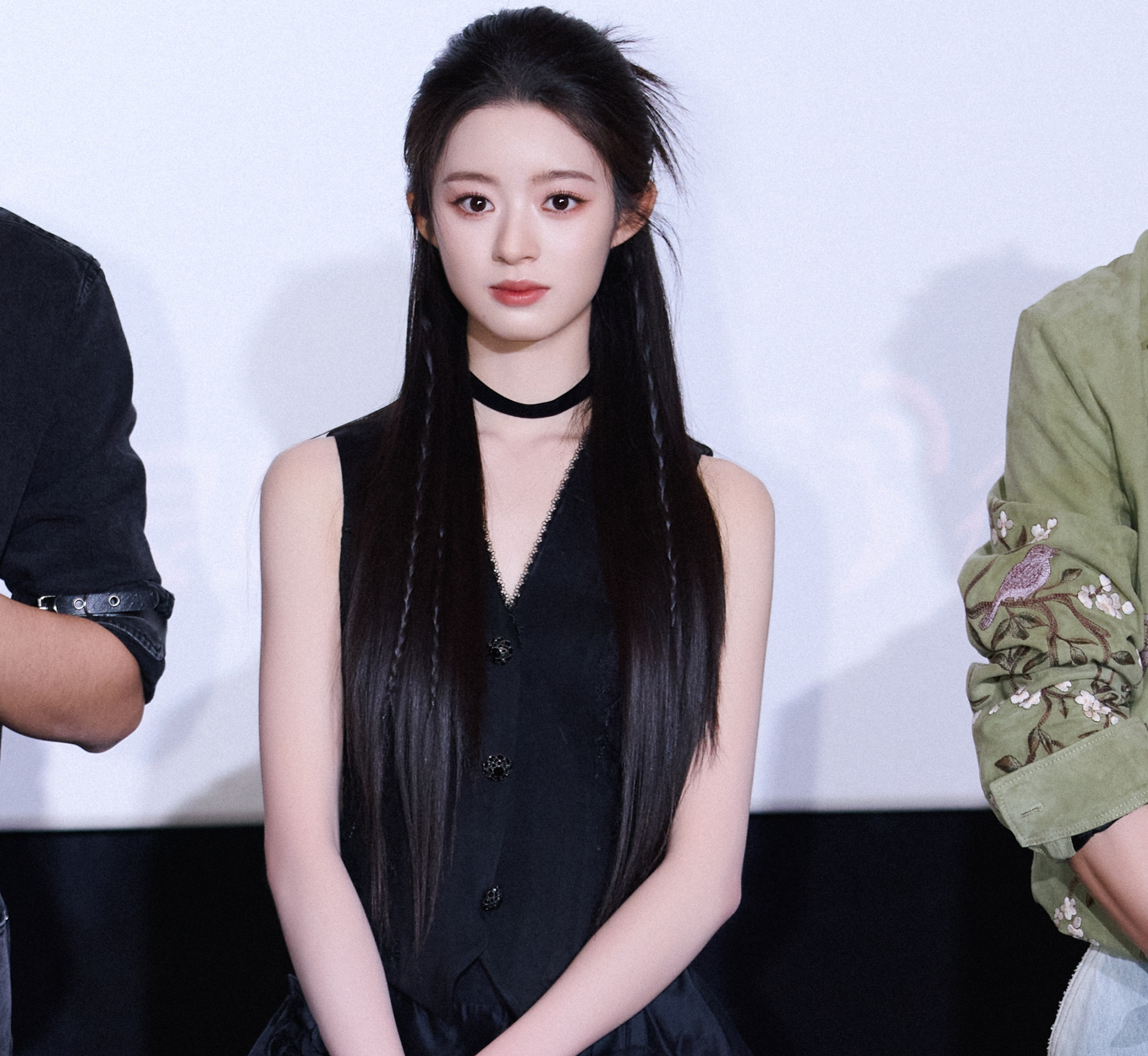 Bên cạnh đó, Sở Kiều còn có nền tảng võ thuật tốt. Vì vậy khán giả chờ mong cô sẽ thể hiện tốt vai Sở Kiều