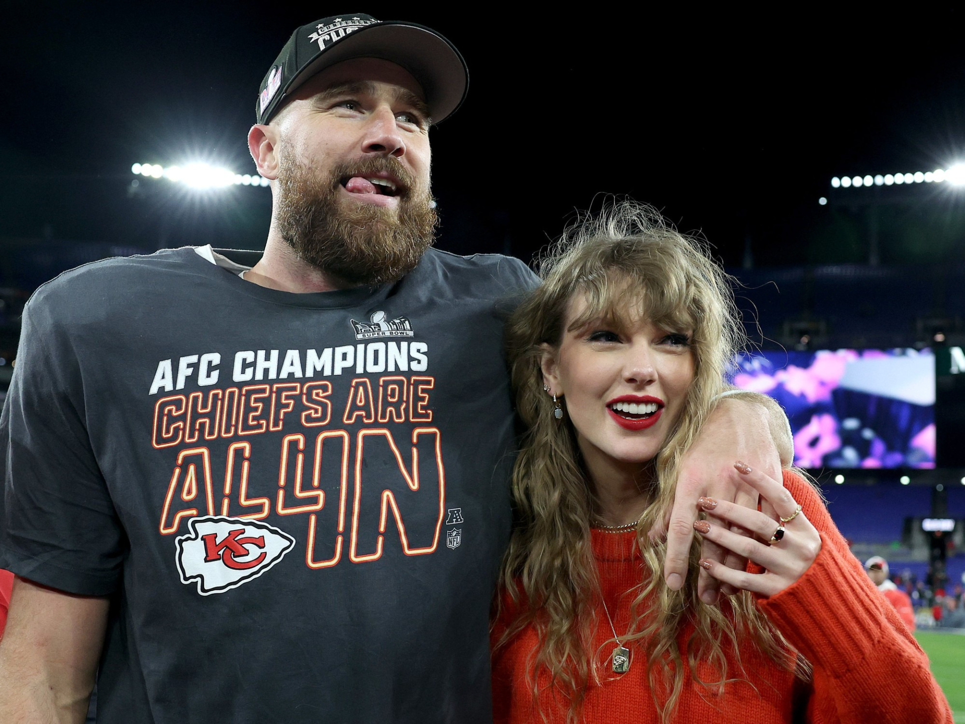 Travis Kelce được thêm vào nhóm chat gia đình Swift. Ảnh: X
