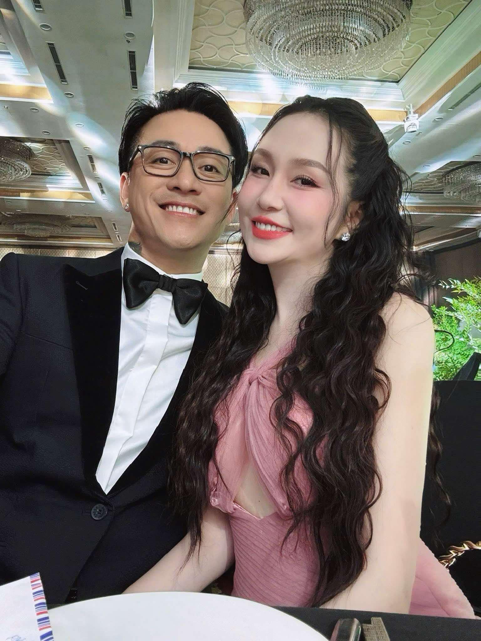   Vợ của Tuấn Hưng từng được biết đến là một trong những hot girl nổi bật của Hà thành. Ảnh: FBNV  