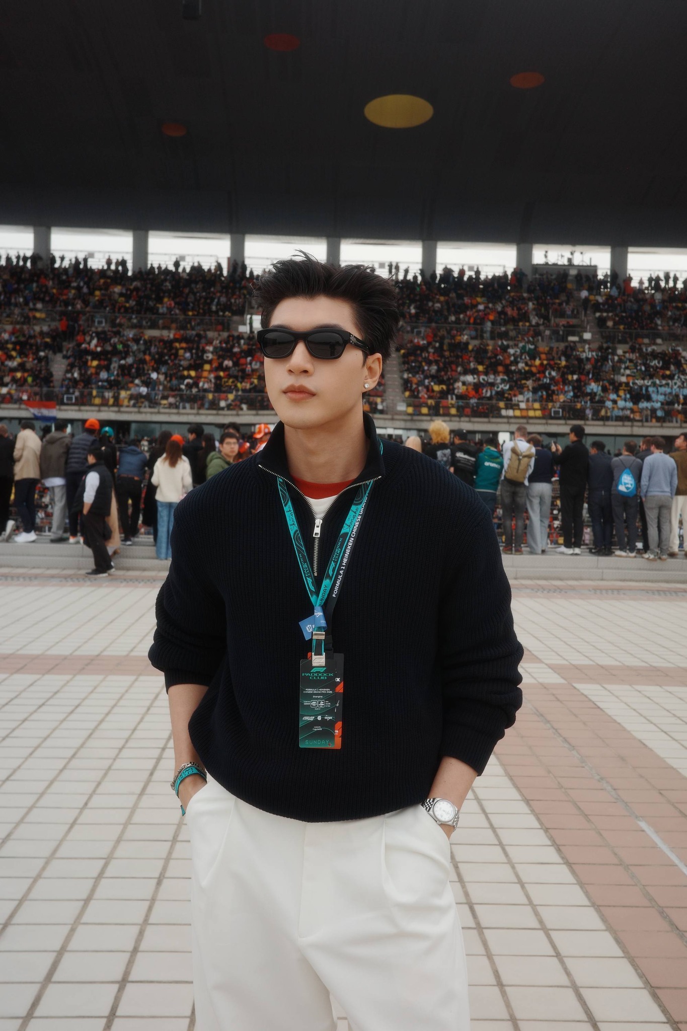 Những thành tích này không chỉ là sự ghi nhận cho hành trình nghệ thuật mà còn cho thấy HIEUTHUHAI đang từng bước góp phần định hình xu hướng giải trí mới, được đông đảo khán giả đón nhận (Ảnh: FBNV)