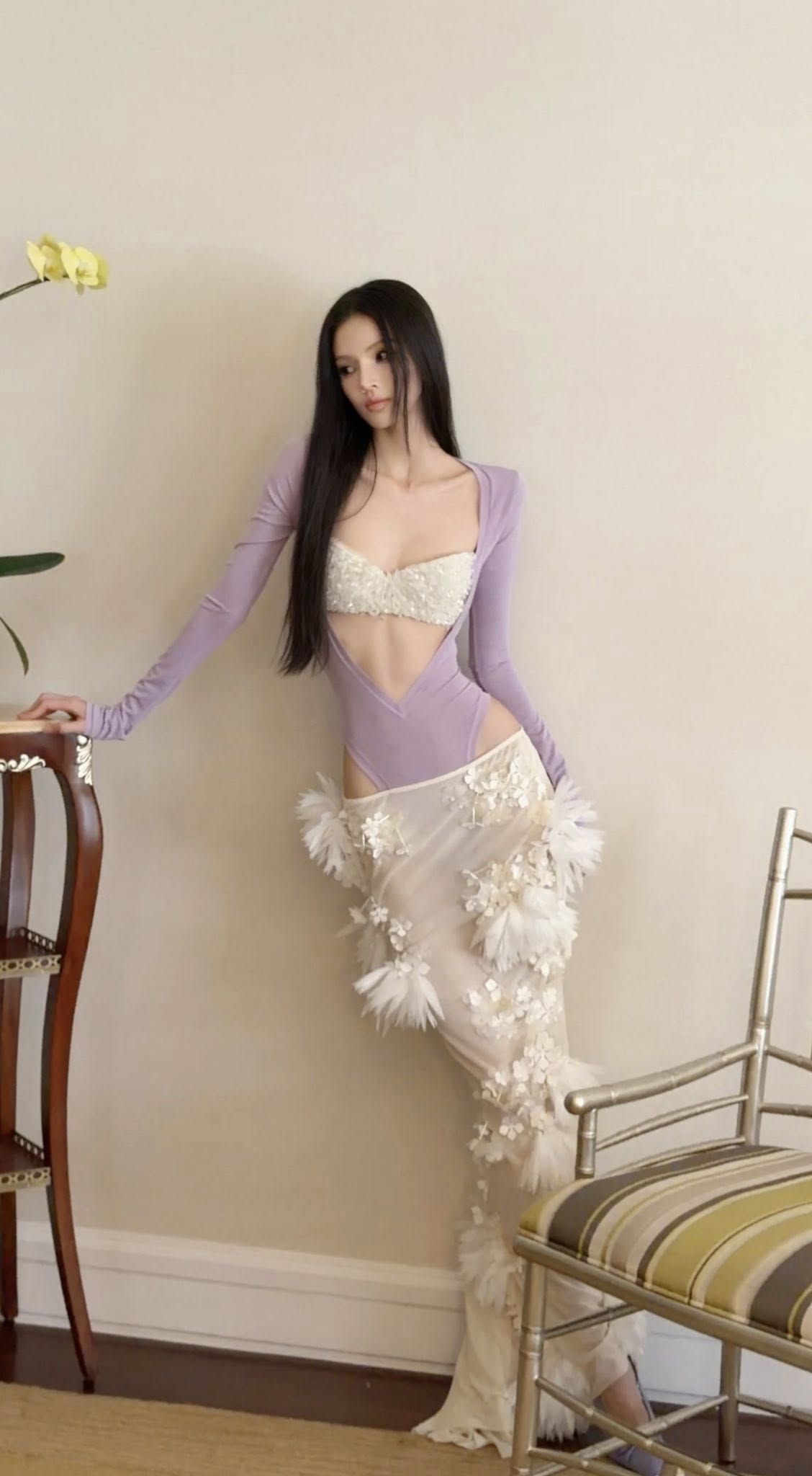 Khung xương vai cực kỳ lý tưởng của một người mẫu hướng đến high fashion.