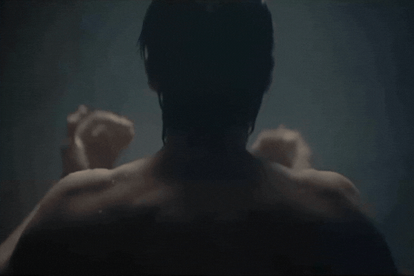 Cả thế giới đang đổ xô xem phim Hàn hot điên đảo: Nam chính khoe thân quá cháy, xa hoa lộng lẫy ngập mùi tiền