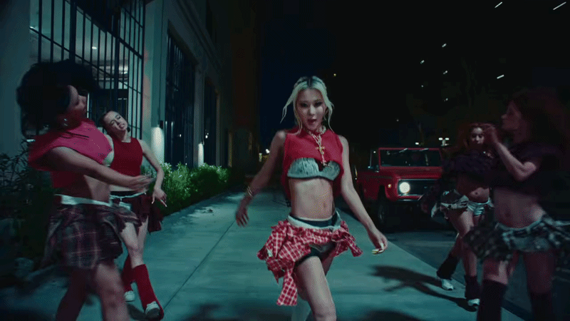 Shiloh xuất hiện cận cảnh không nhiều nhưng cô lại là nhân tố được bàn luận nhiều nhất