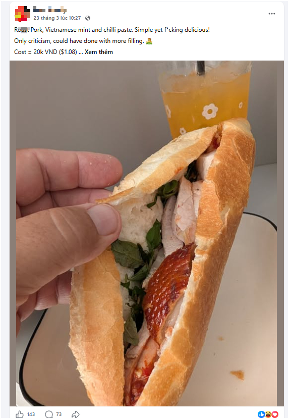 Người này đang có chuyến du lịch Việt Nam và cho biết đã mua ổ bánh mì này với giá 20 nghìn đồng.  