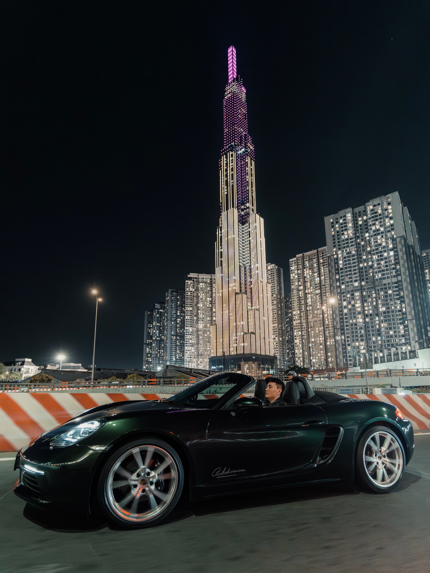 Chiếc Porsche của vợ chồng Kiên Hoàng