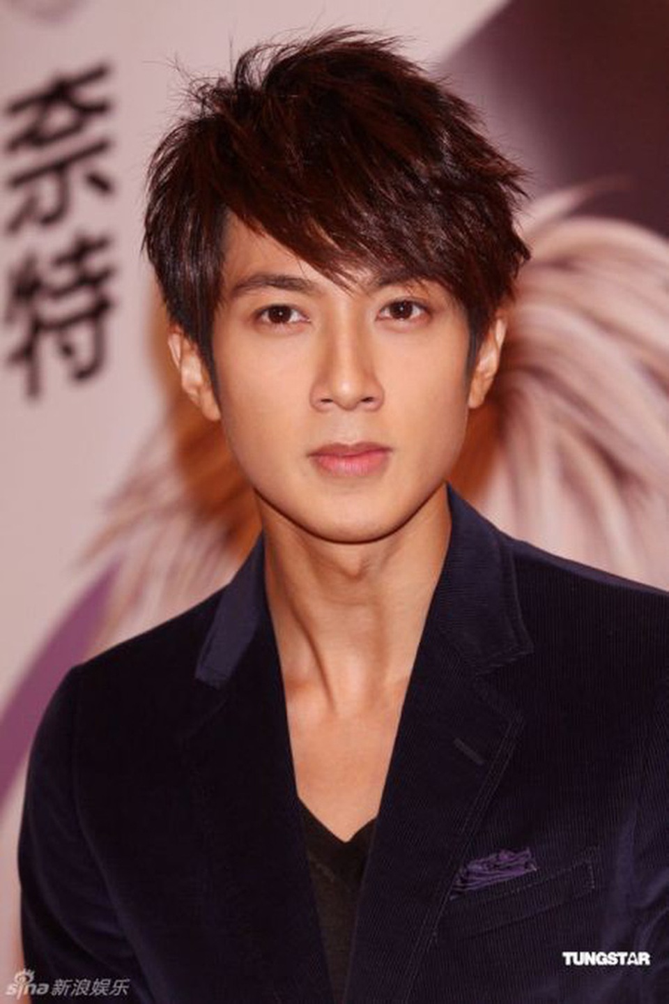 Tổng tài đời đầu 47 tuổi vẫn như trai tráng, tạ 100kg chỉ dùng 1 tay nâng