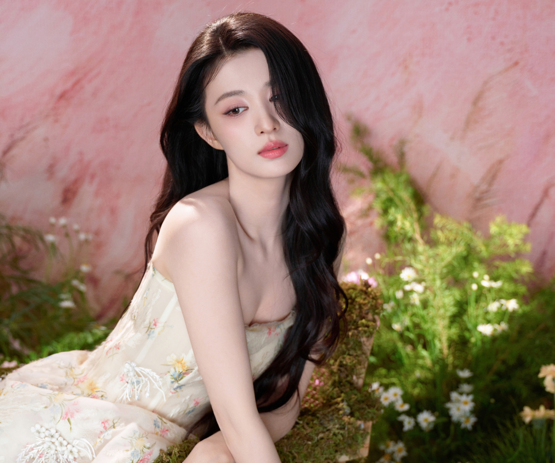 Đặc biệt là diễn viên, cần chú trọng diễn xuất thay vì chỉ luôn nhấn mạnh vào ngoại hình