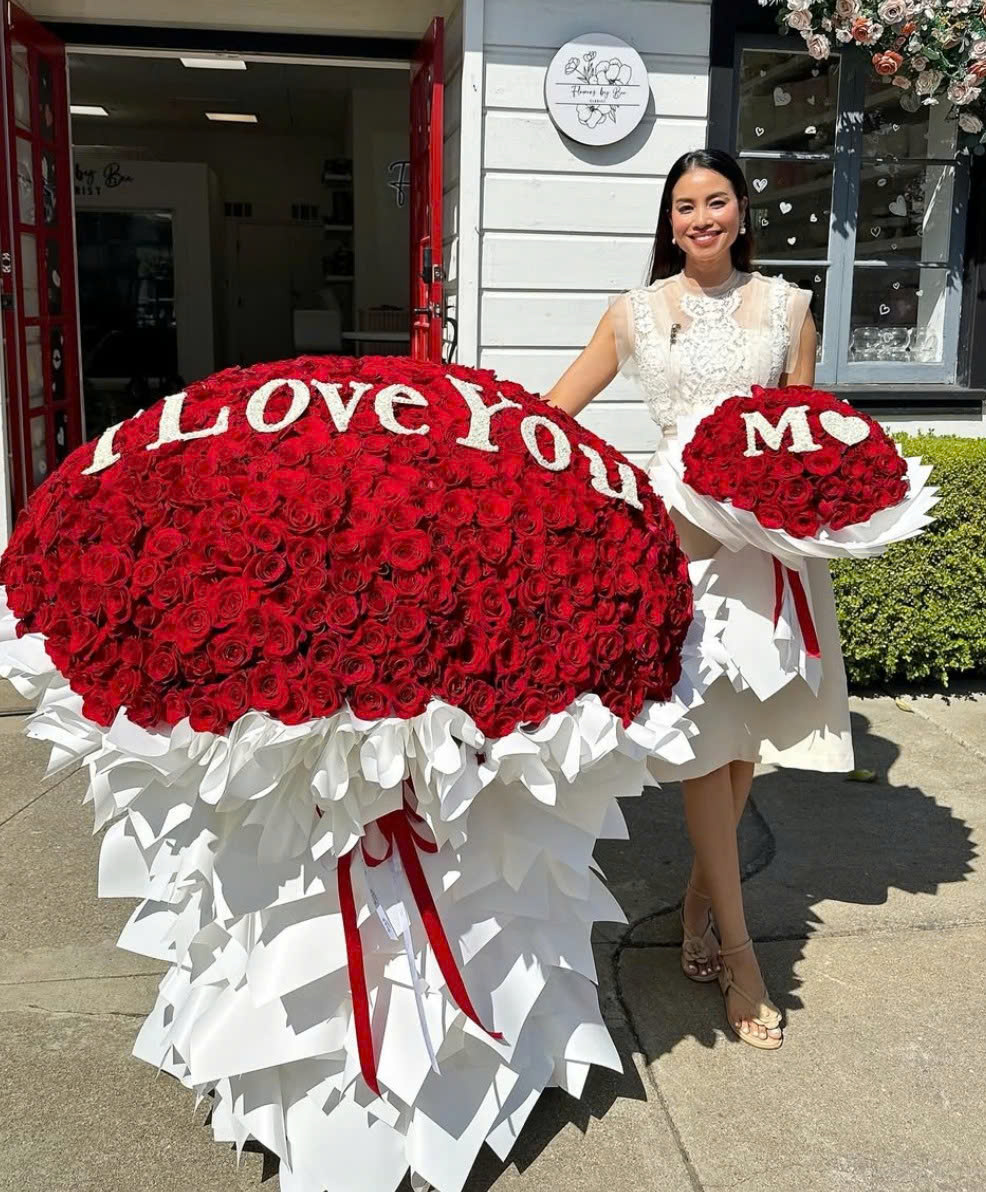   Vì ông xã không phải người trong showbiz, Phạm hương cho biết muốn giữ kín thông tin. Ảnh: FBNV  