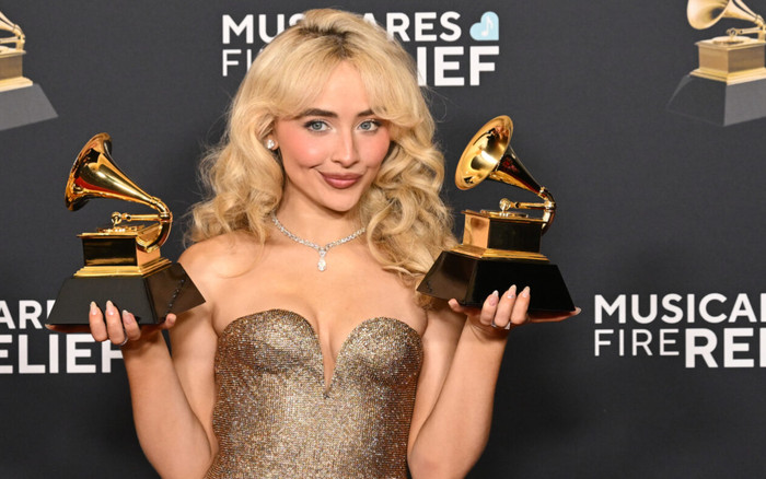 Sabrina là một trong những gương mặt hot nhất làng Pop hiện nay (Ảnh: Rolling Stone)