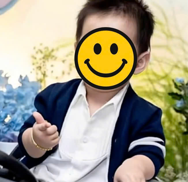   Cư dân mạng xôn xao trước hình ảnh được cho là của con trai Lona Kiều Loan. Ảnh: MXH   