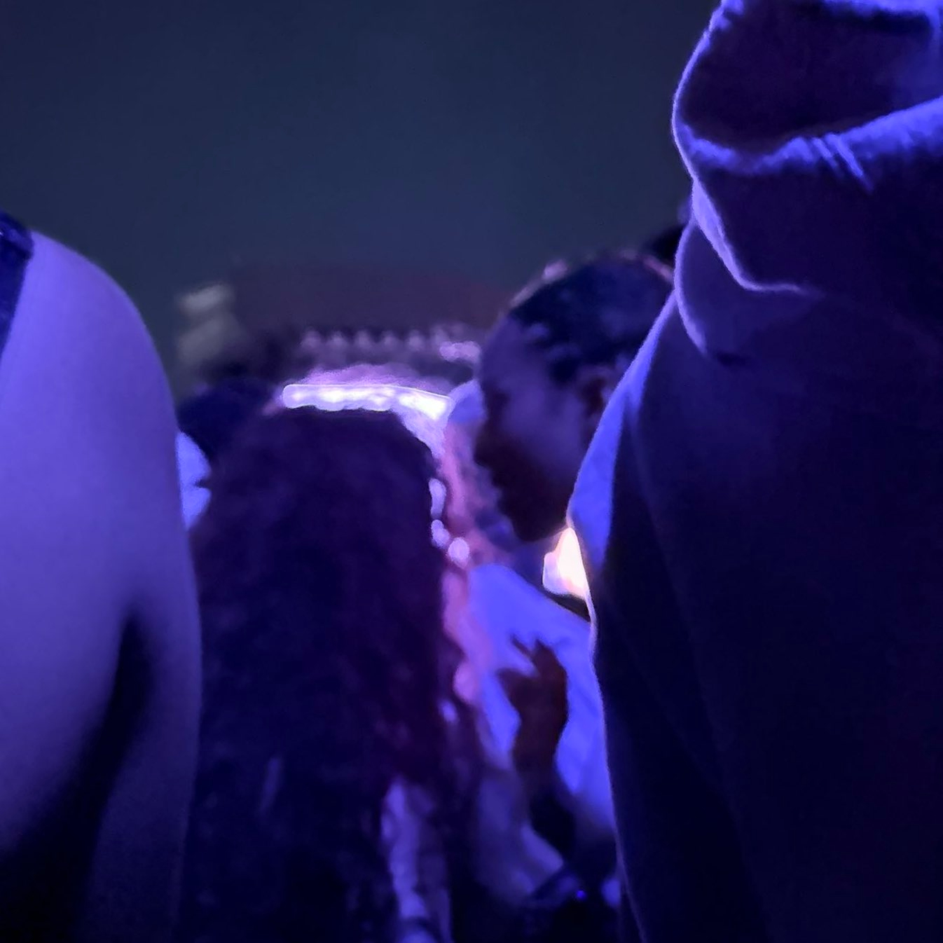 Manon cũng có mặt tại Coachella, nhưng là với tư cách khán giả. Ảnh: X